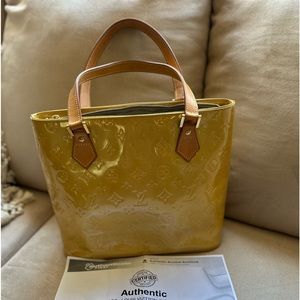 Auth LV Houston Yellow patent Clean No Smells Overall Condition Very Good